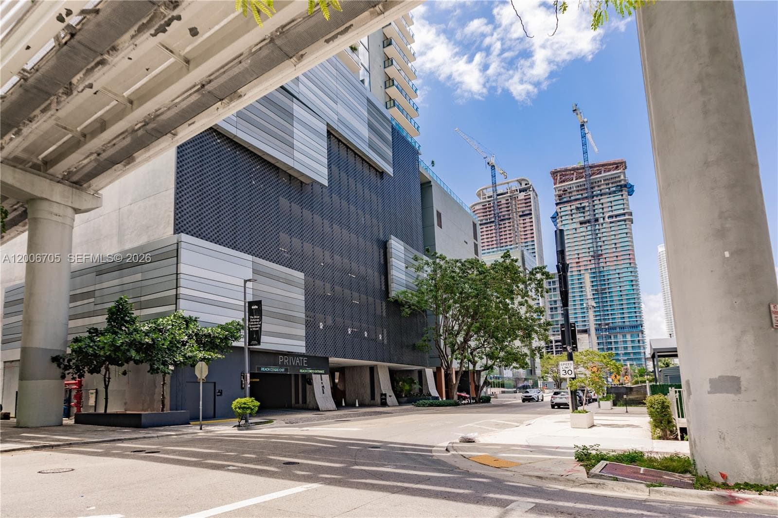 68 SE 6th St # 2701, Miami FL 33131 — 27