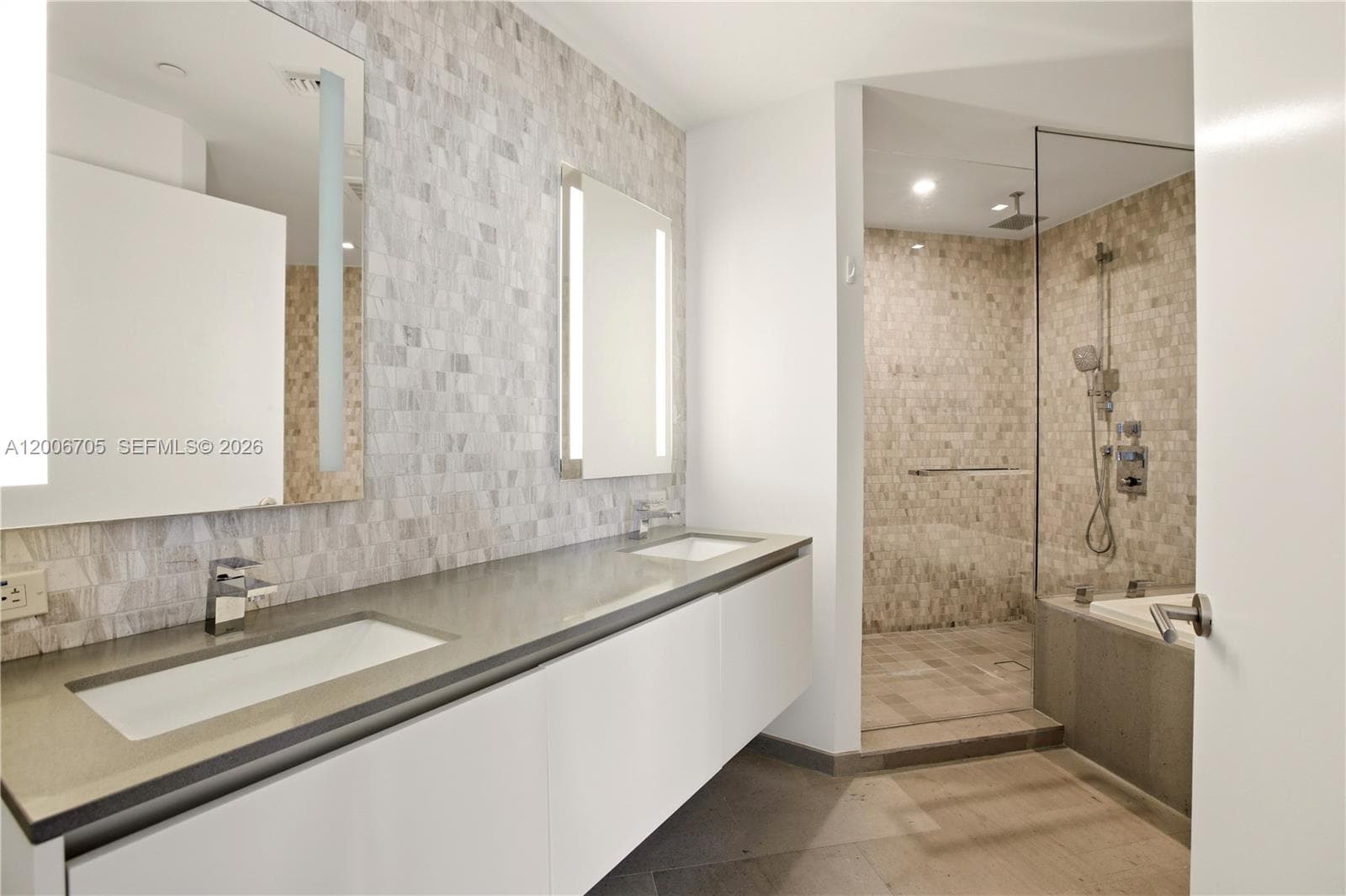 68 SE 6th St # 2701, Miami FL 33131 — 9