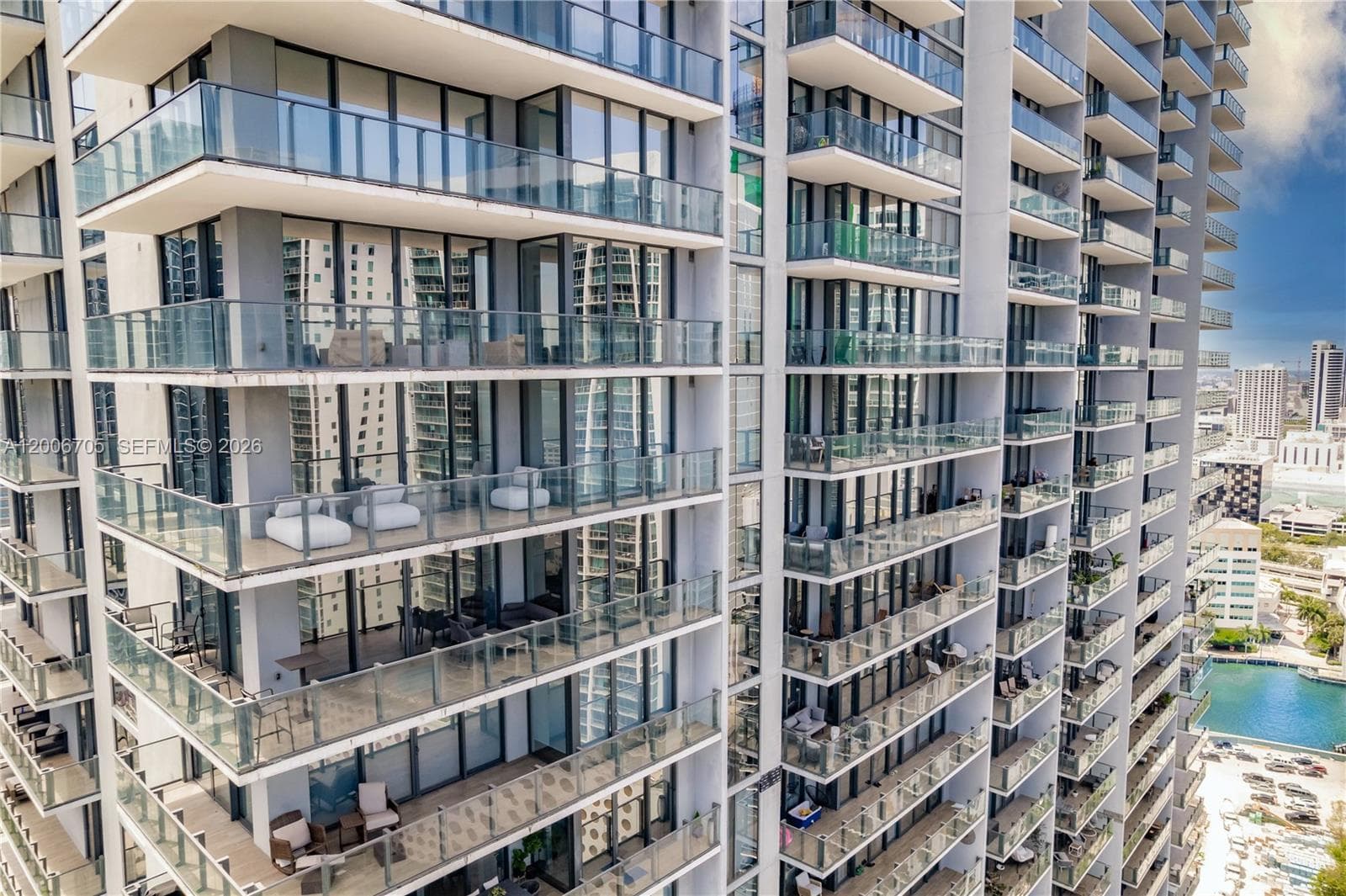 68 SE 6th St # 2701, Miami FL 33131 — 24