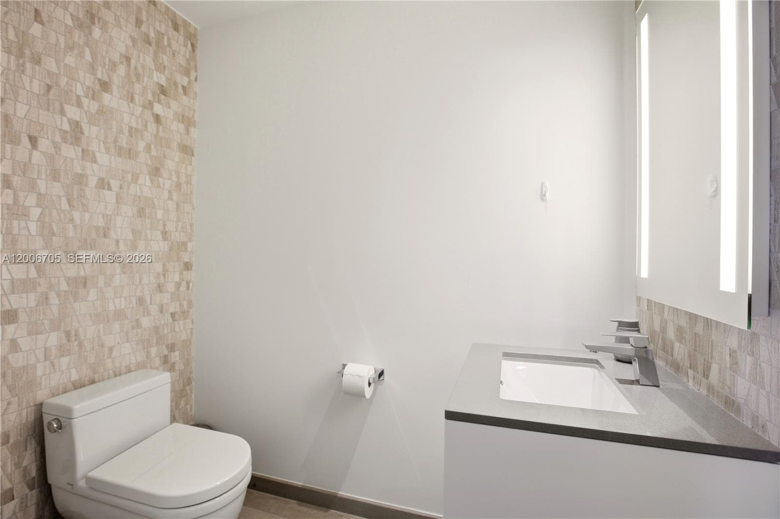 68 SE 6th St # 2701, Miami FL 33131 — 15