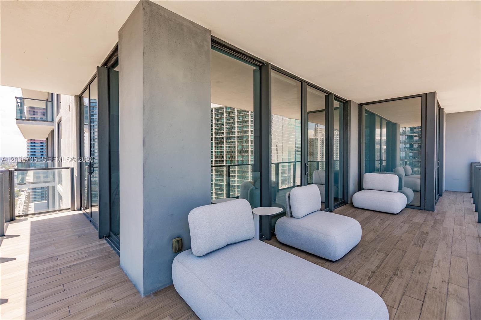 68 SE 6th St # 2701, Miami FL 33131 — 19