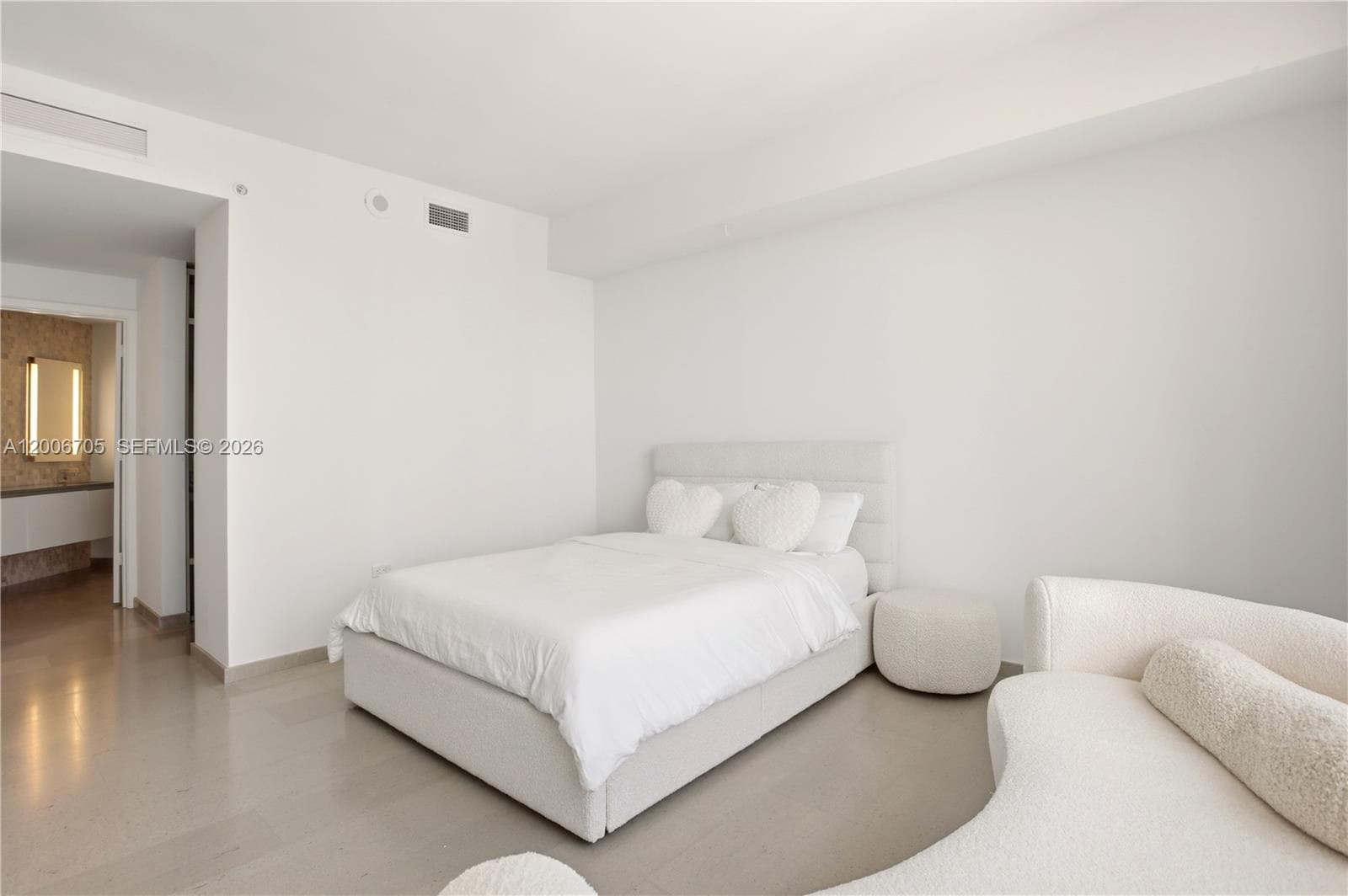 68 SE 6th St # 2701, Miami FL 33131 — 8