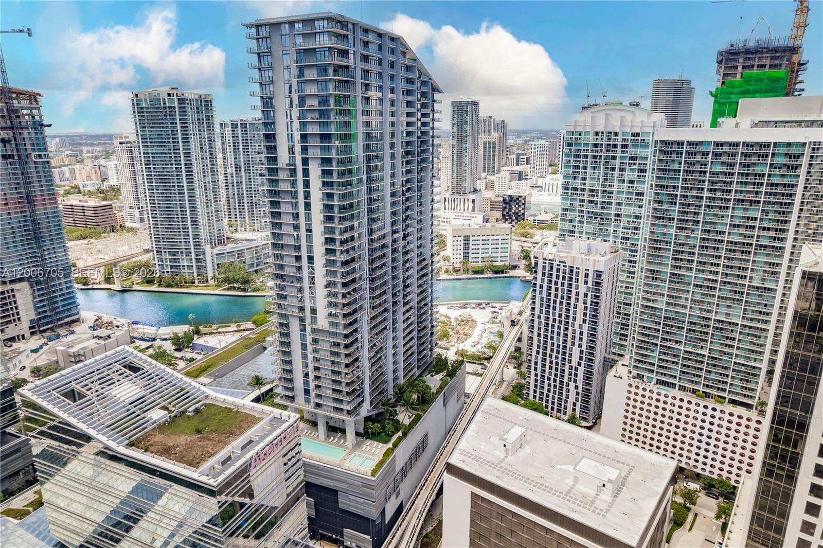 68 SE 6th St # 2701, Miami FL 33131 — 25