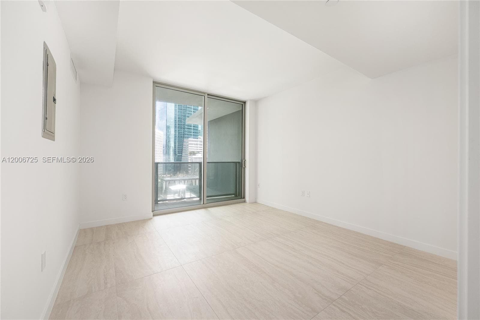 77 SE 5 # 1505, Miami FL 33131 — 27