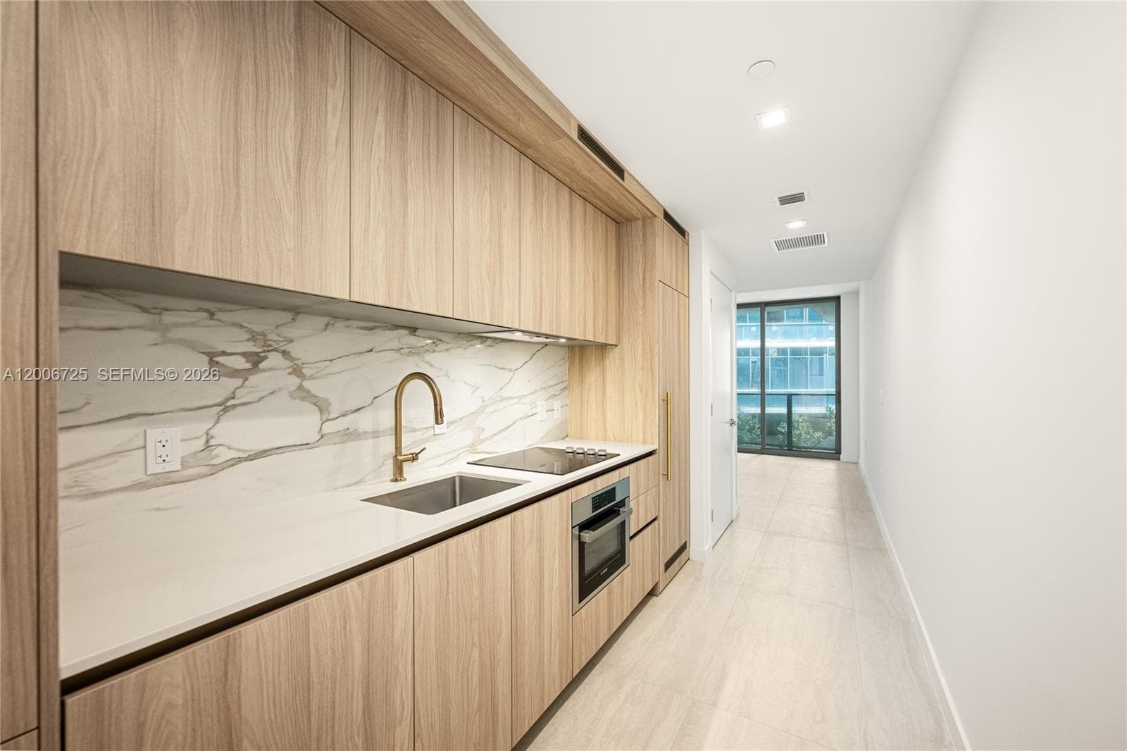 77 SE 5 # 1505, Miami FL 33131 — 22