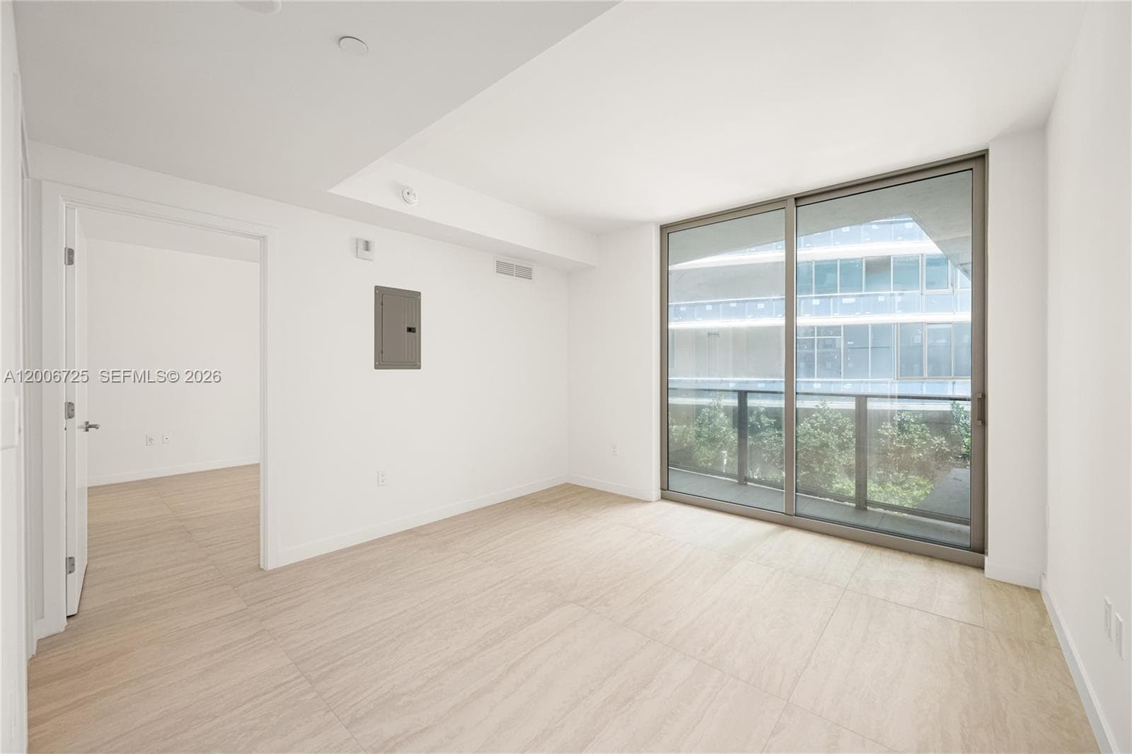 77 SE 5 # 1505, Miami FL 33131 — 24