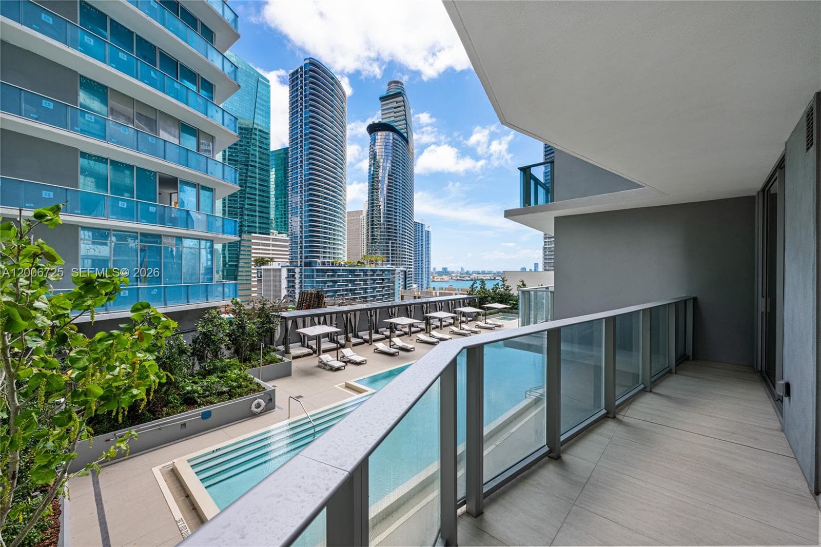 77 SE 5 # 1505, Miami FL 33131 — 34