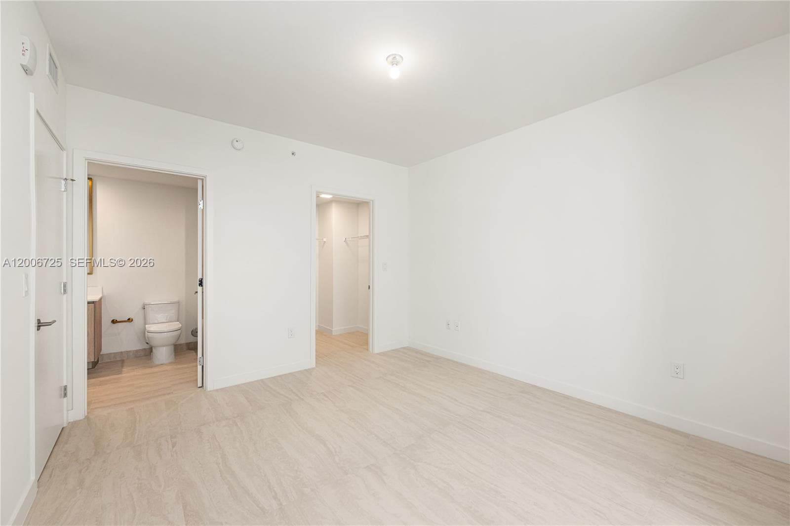 77 SE 5 # 1505, Miami FL 33131 — 29