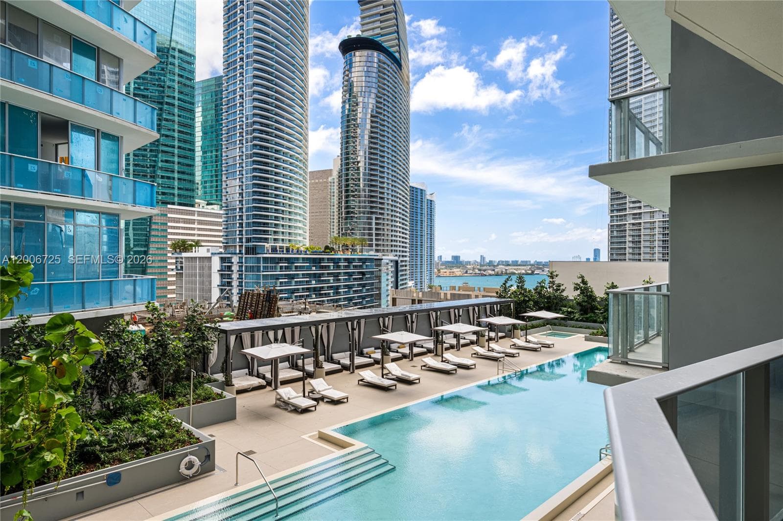 77 SE 5 # 1505, Miami FL 33131 — 21