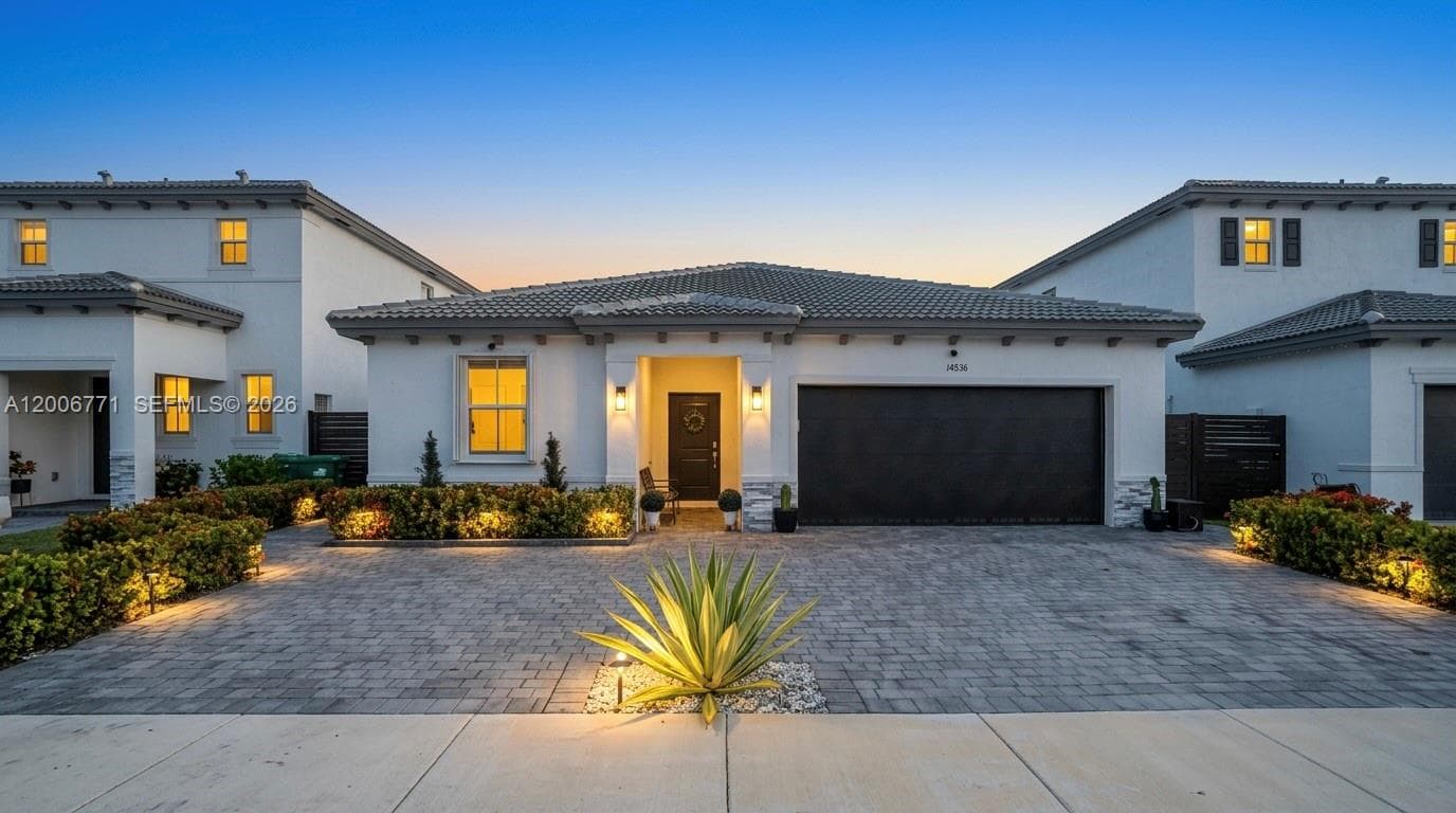 14836 SW 162nd St, Miami FL 33187 — 35