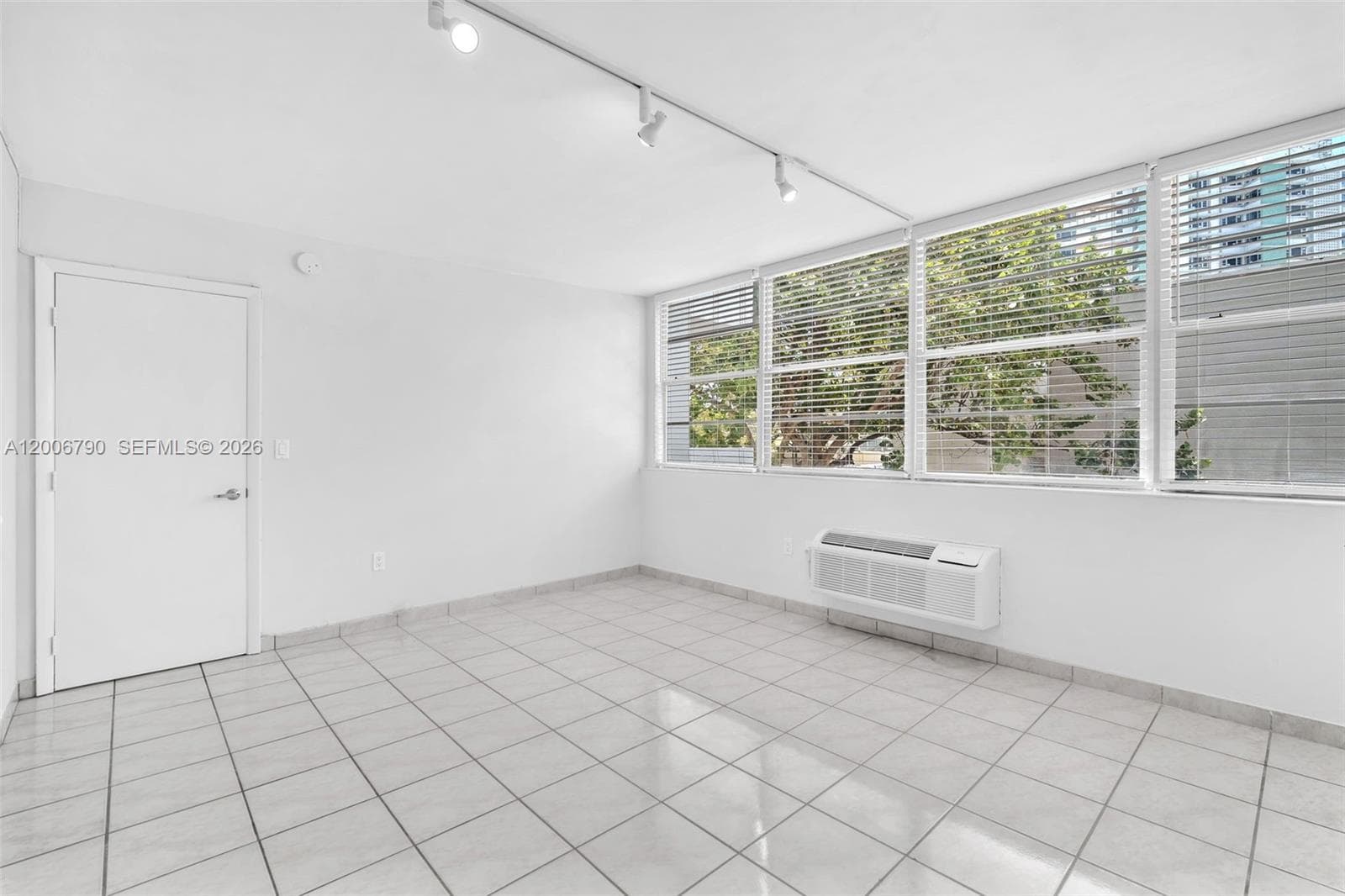 5313 Collins Ave # 204, Miami Beach FL 33140 — 16