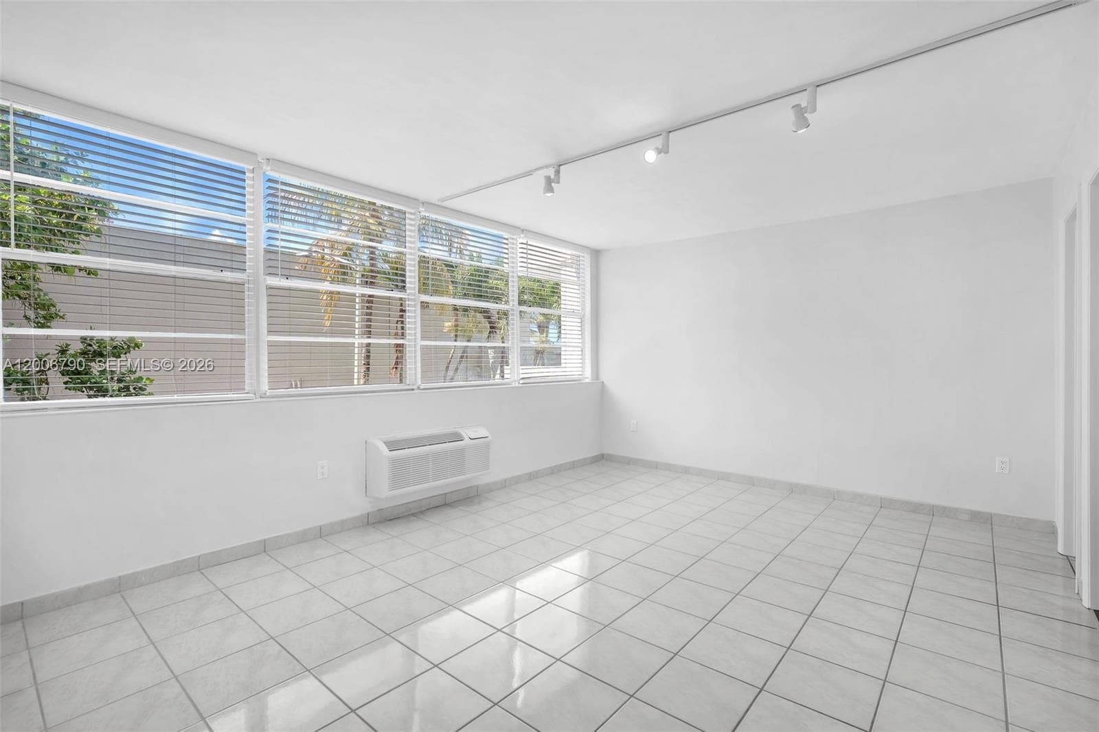 5313 Collins Ave # 204, Miami Beach FL 33140 — 15