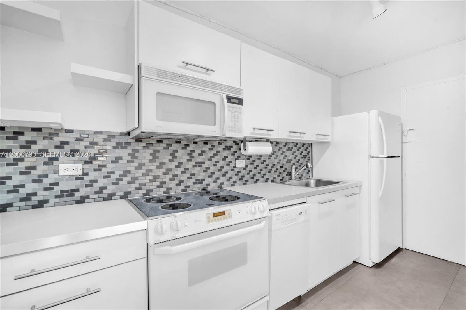 5313 Collins Ave # 204, Miami Beach FL 33140 — 11