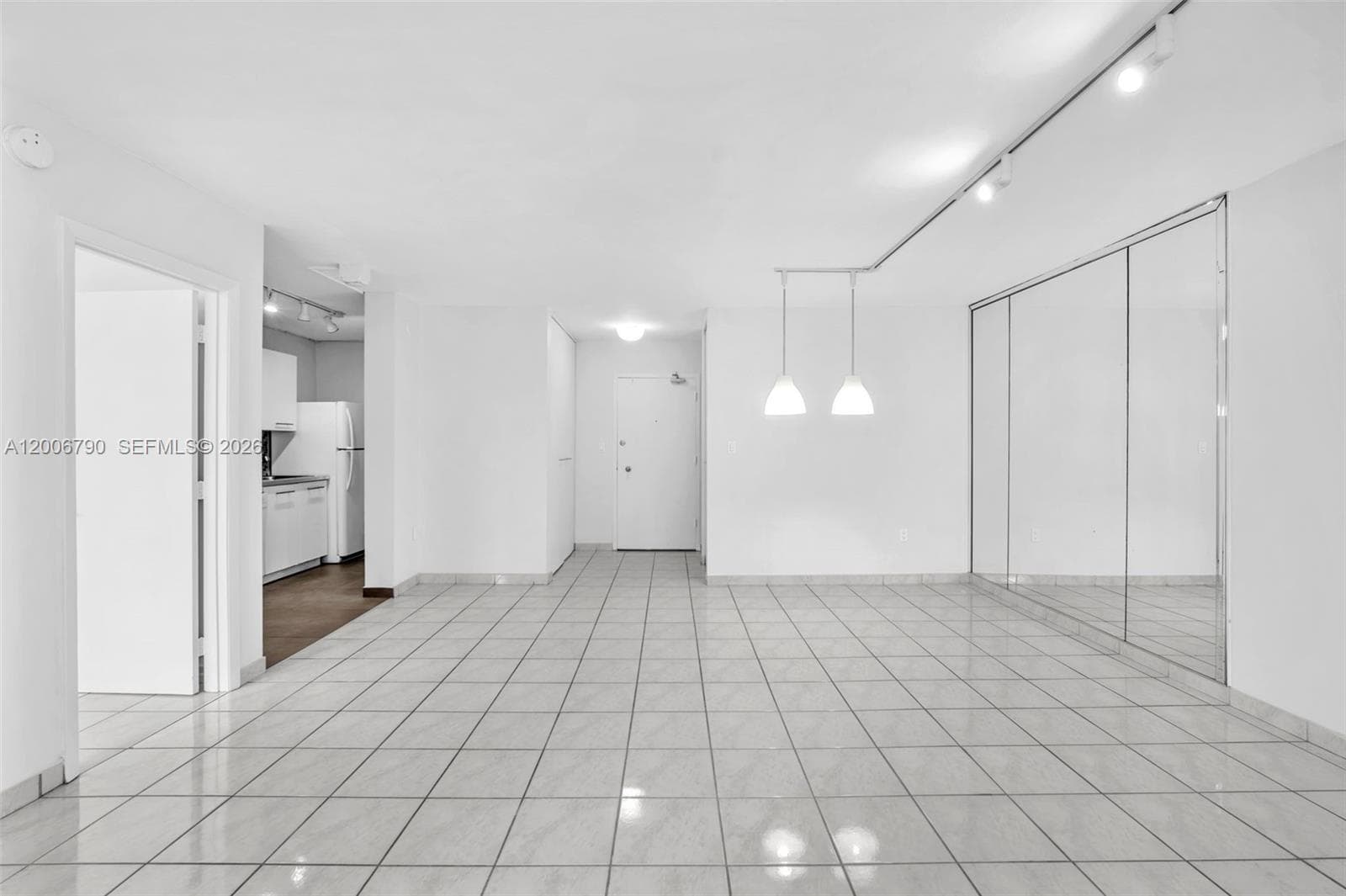 5313 Collins Ave # 204, Miami Beach FL 33140 — 8