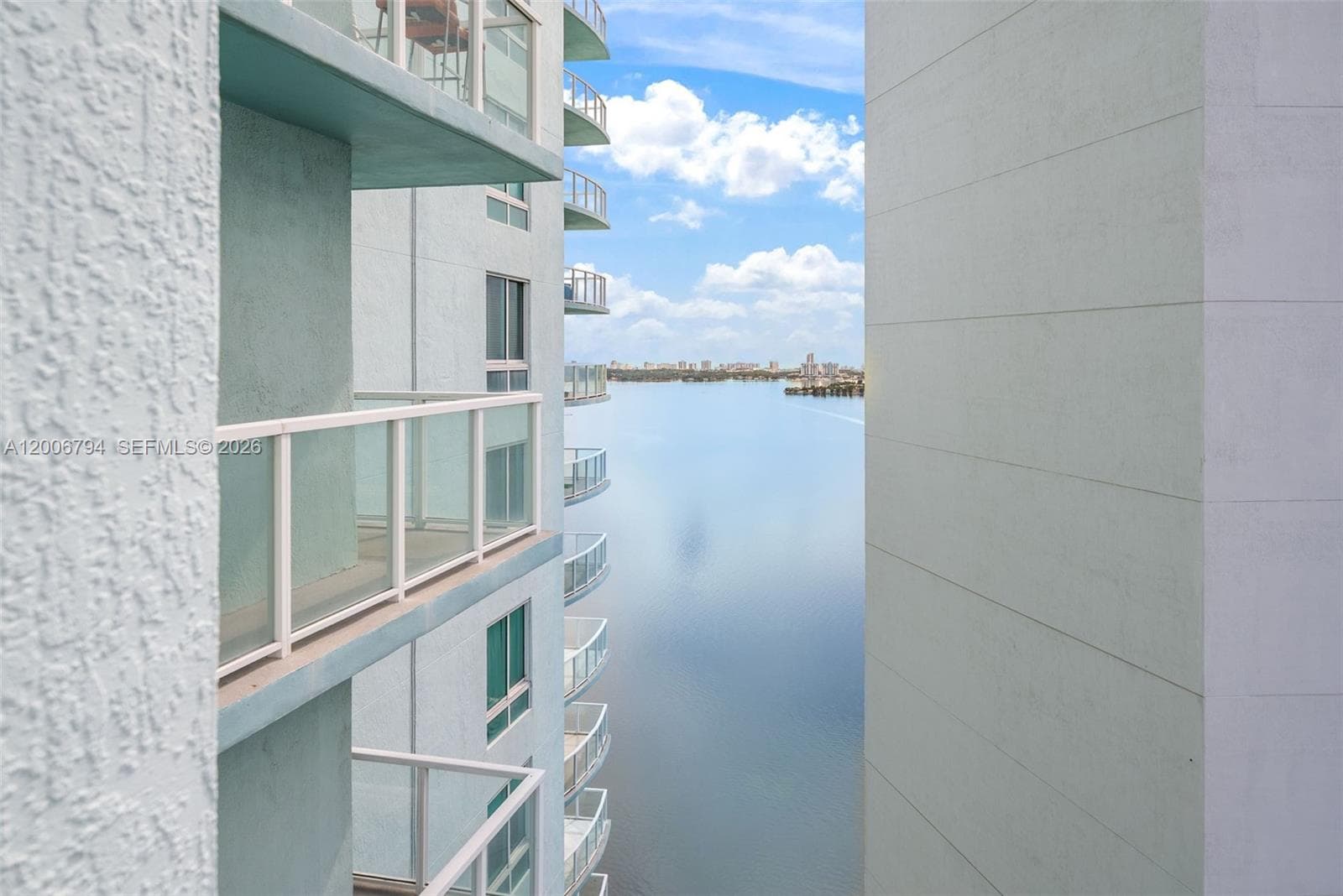 1900 N Bayshore Dr # 3707, Miami FL 33132 — 3