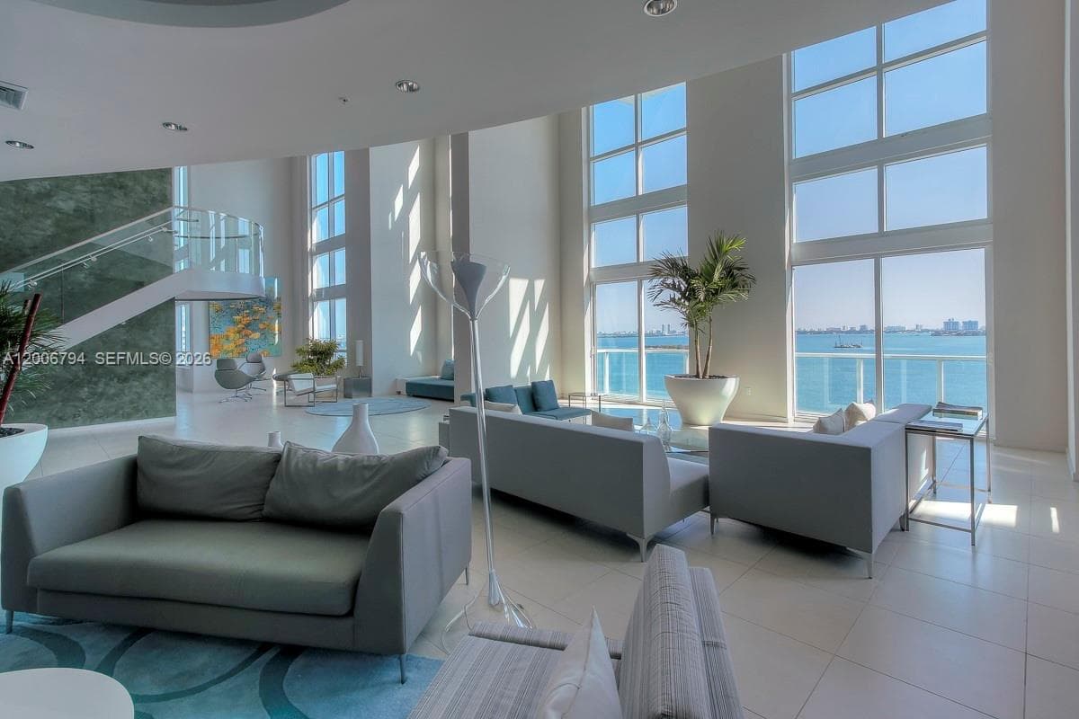 1900 N Bayshore Dr # 3707, Miami FL 33132 — 21