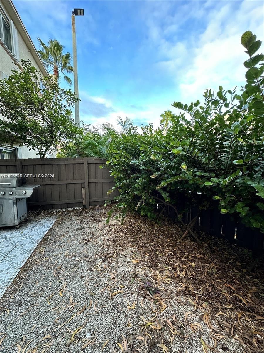 551 NW 82nd Ave # 502, Miami FL 33126 — 26