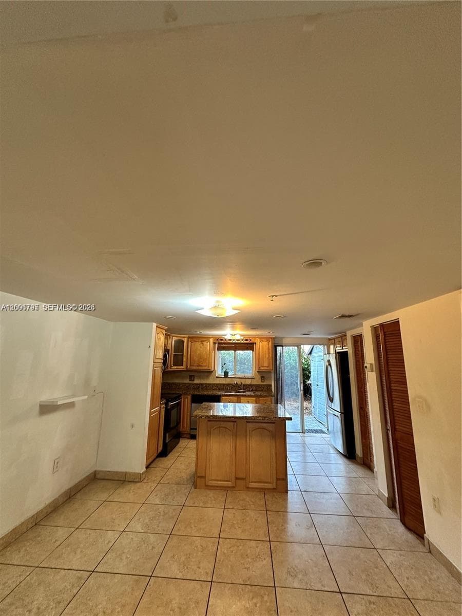 551 NW 82nd Ave # 502, Miami FL 33126 — 24