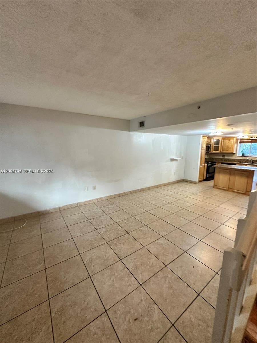 551 NW 82nd Ave # 502, Miami FL 33126 — 21