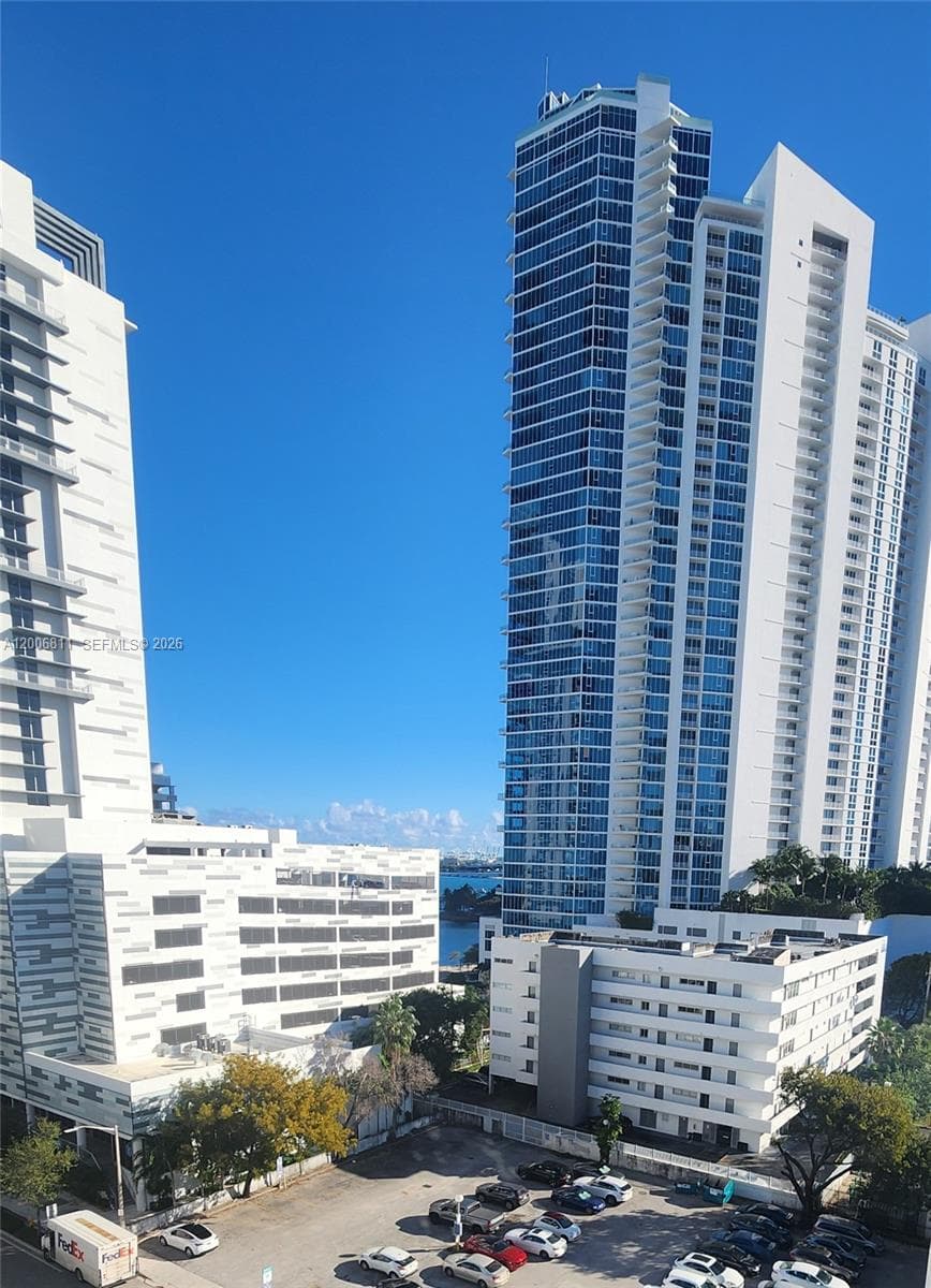 2200 NE 4th Ave # 803, Miami FL 33137 — 13