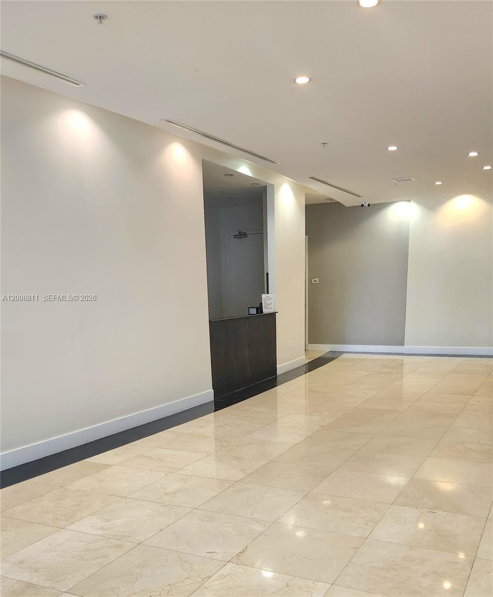 2200 NE 4th Ave # 803, Miami FL 33137 — 3