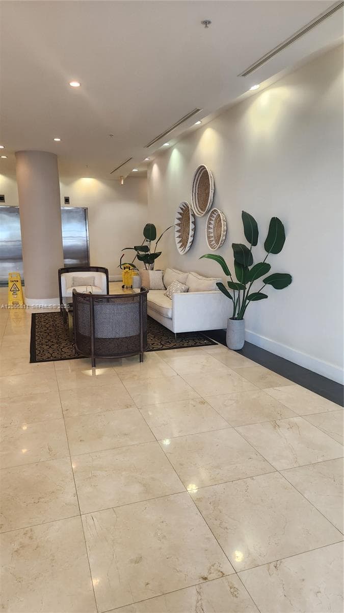 2200 NE 4th Ave # 803, Miami FL 33137 — 4