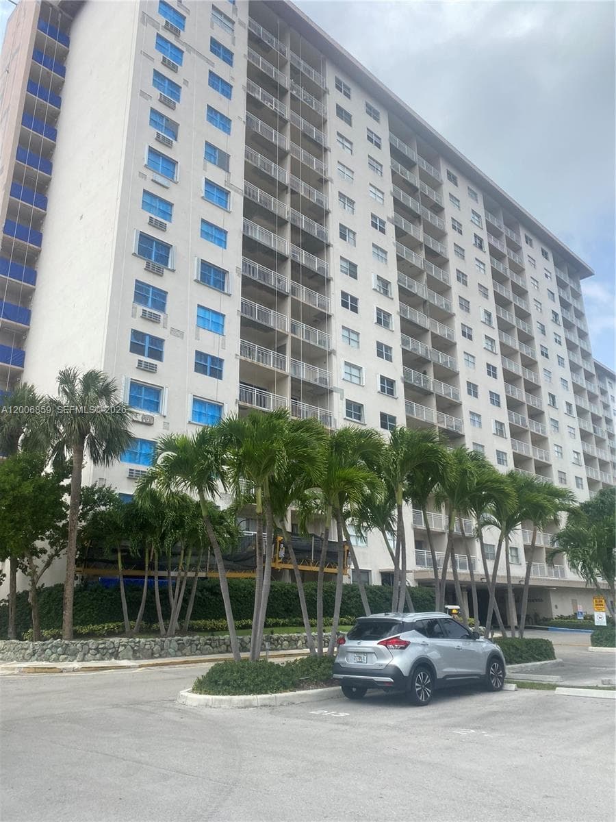 400 Kings Point Dr # 608, Sunny Isles Beach FL 33160 — 22