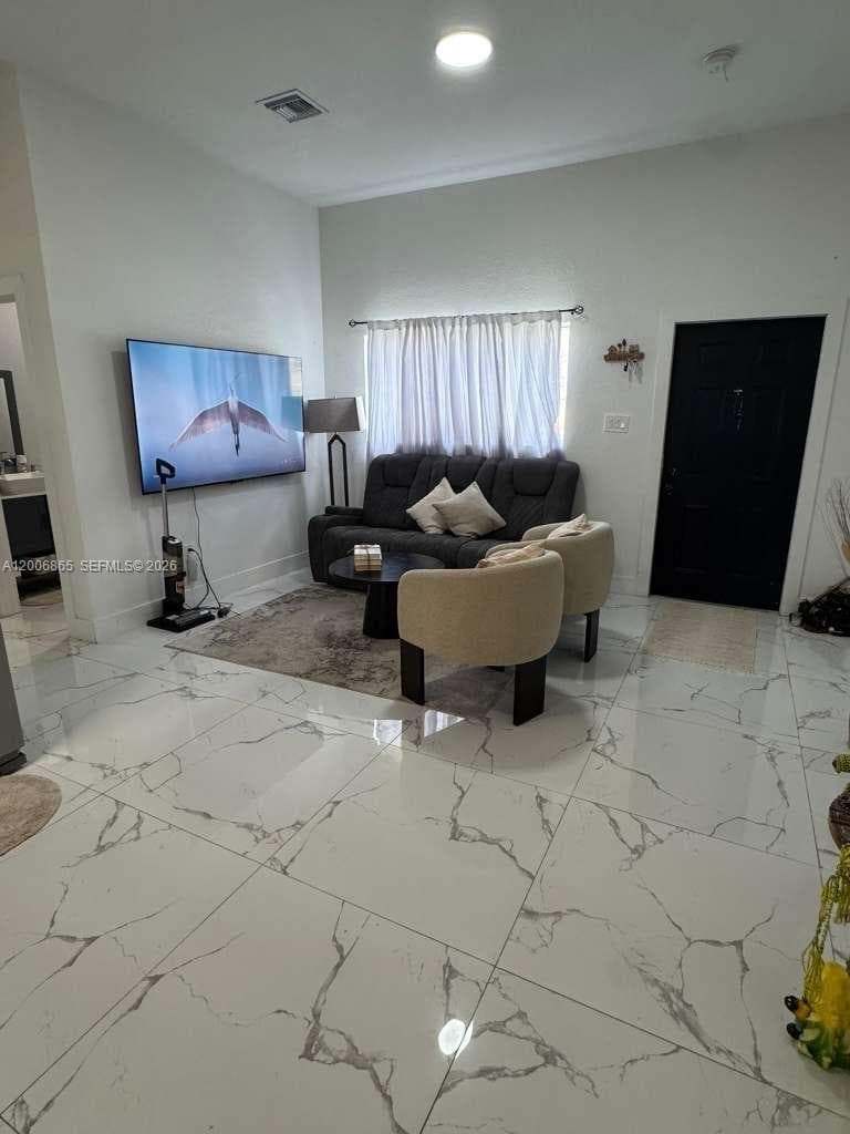 25 NW 193rd St, Miami Gardens FL 33169 — 2