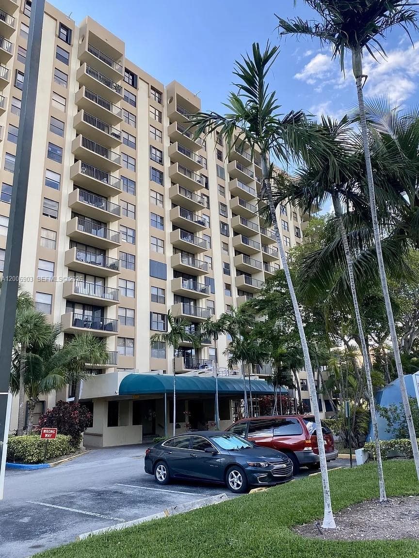 1470 NE 123rd St # A701, North Miami FL 33161 — 25