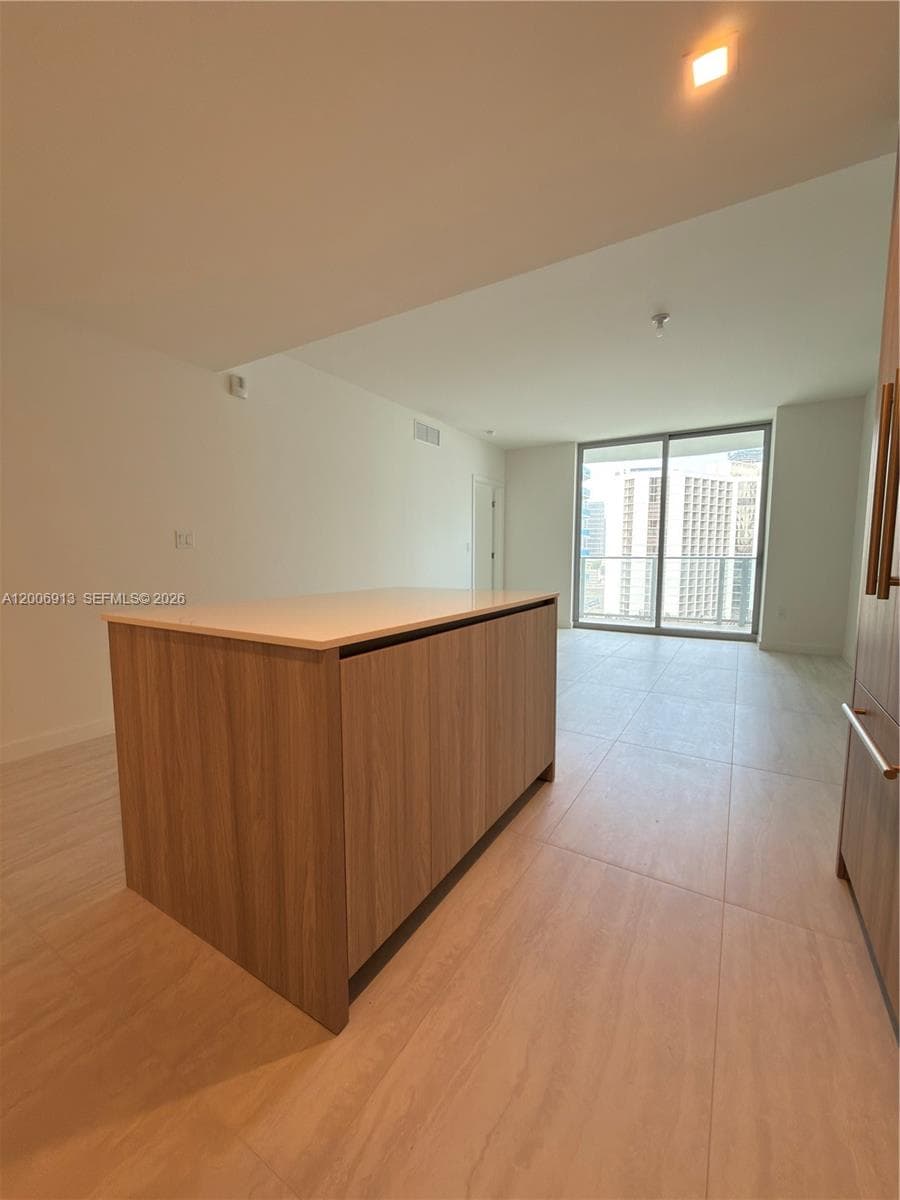 77 SE 5th St # 1602, Miami FL 33131 — 23