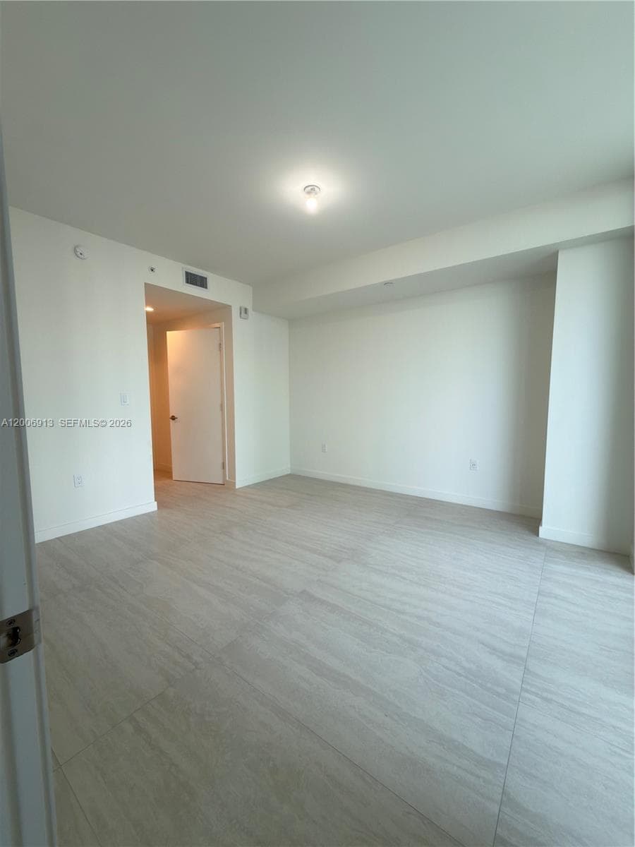 77 SE 5th St # 1602, Miami FL 33131 — 6