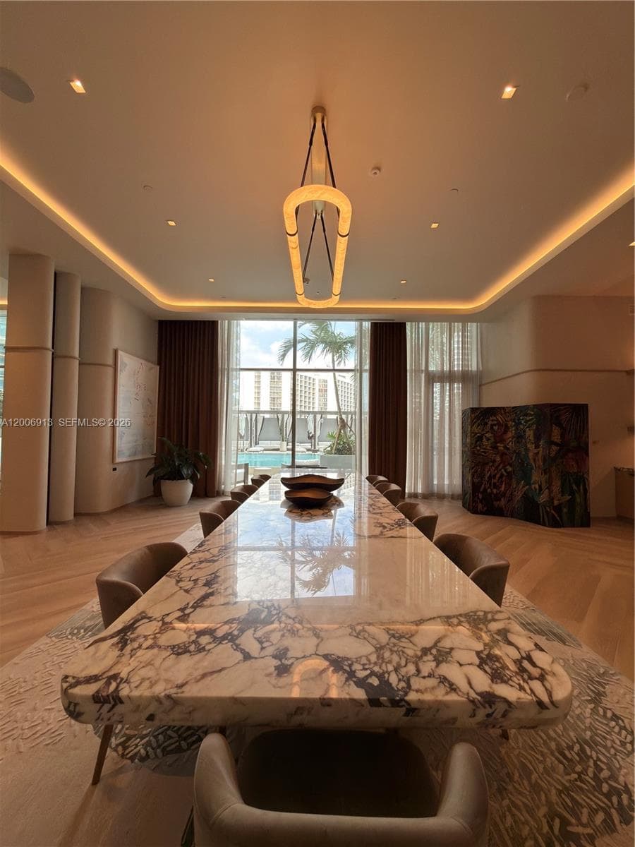77 SE 5th St # 1602, Miami FL 33131 — 47