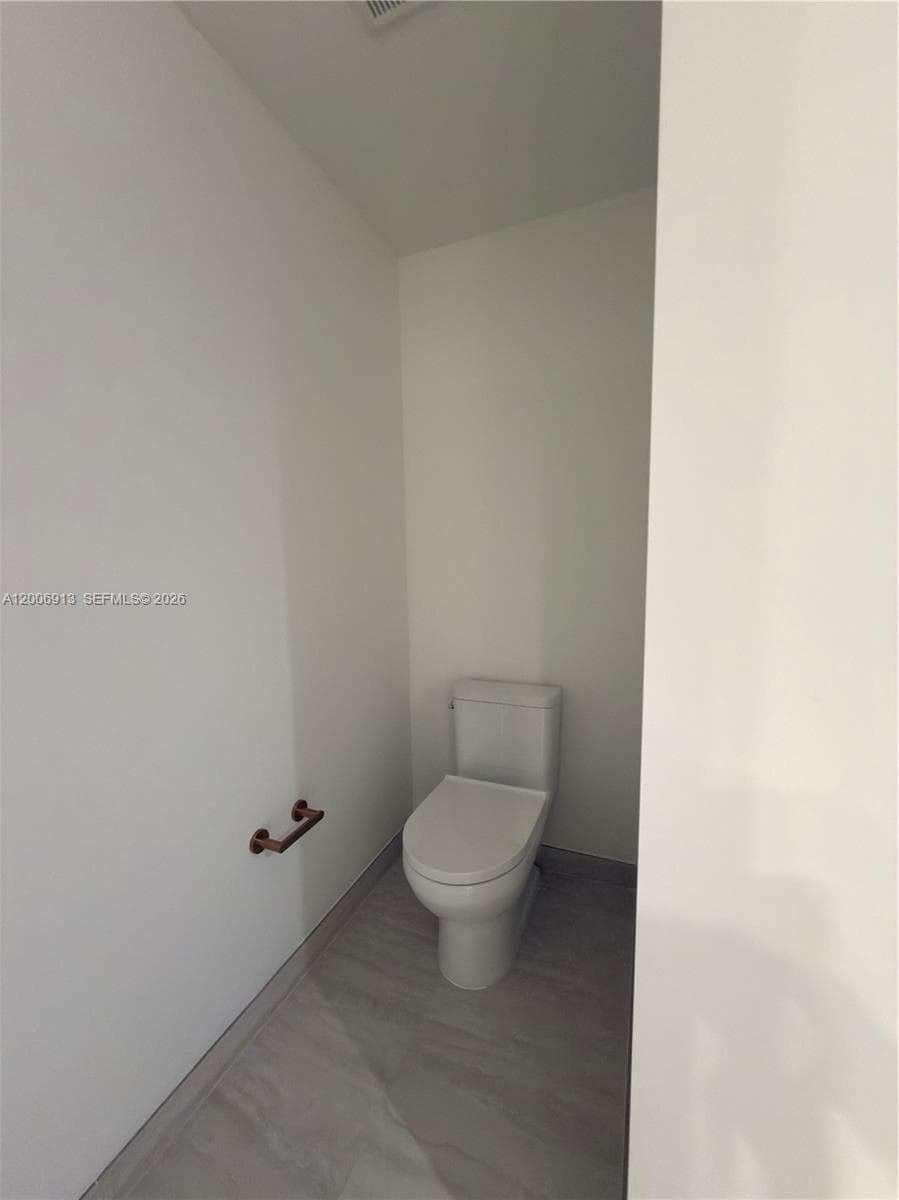 77 SE 5th St # 1602, Miami FL 33131 — 12