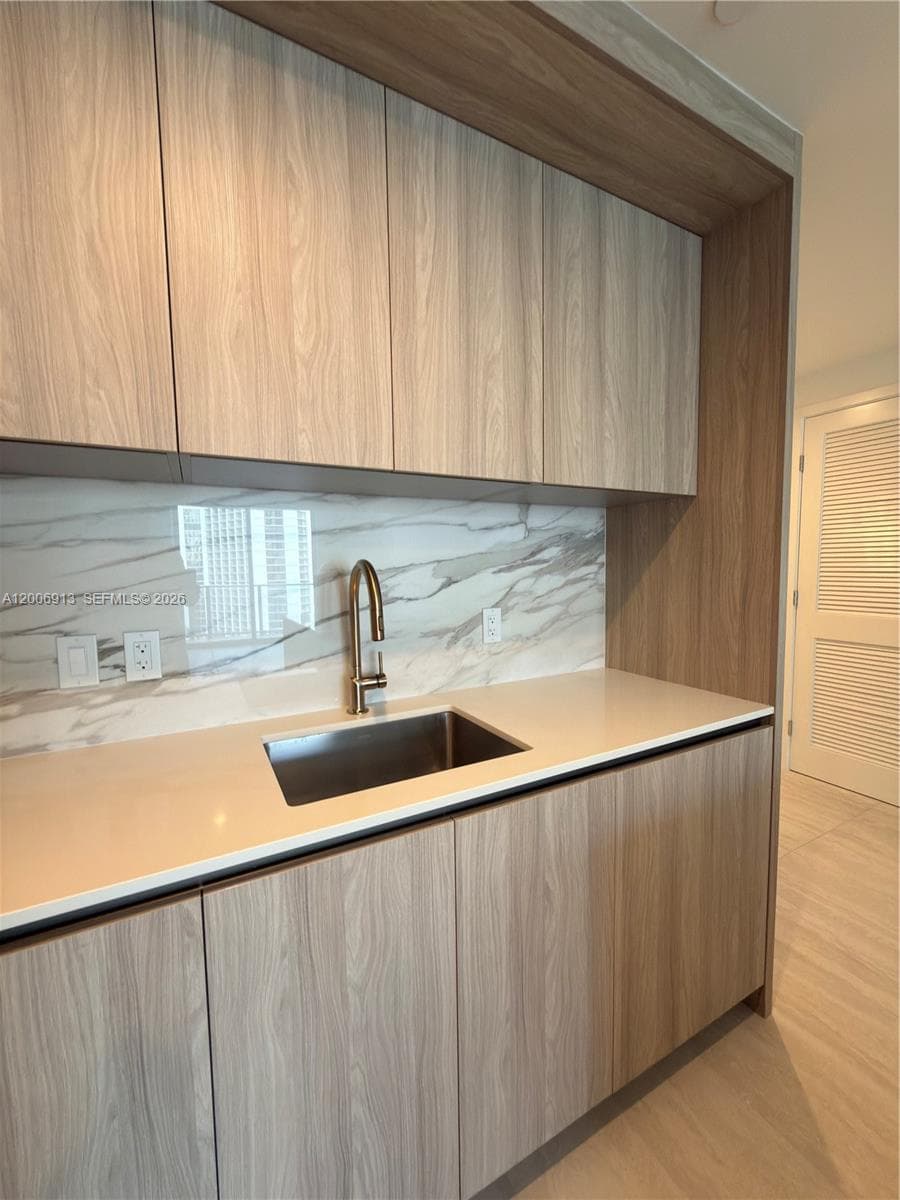 77 SE 5th St # 1602, Miami FL 33131 — 22