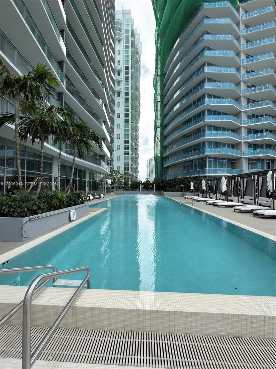 77 SE 5th St # 1602, Miami FL 33131 — 36