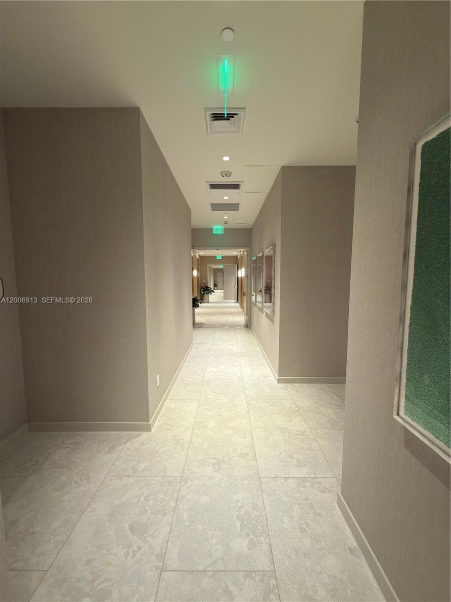77 SE 5th St # 1602, Miami FL 33131 — 30