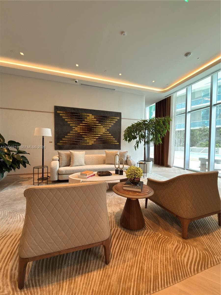 77 SE 5th St # 1602, Miami FL 33131 — 50