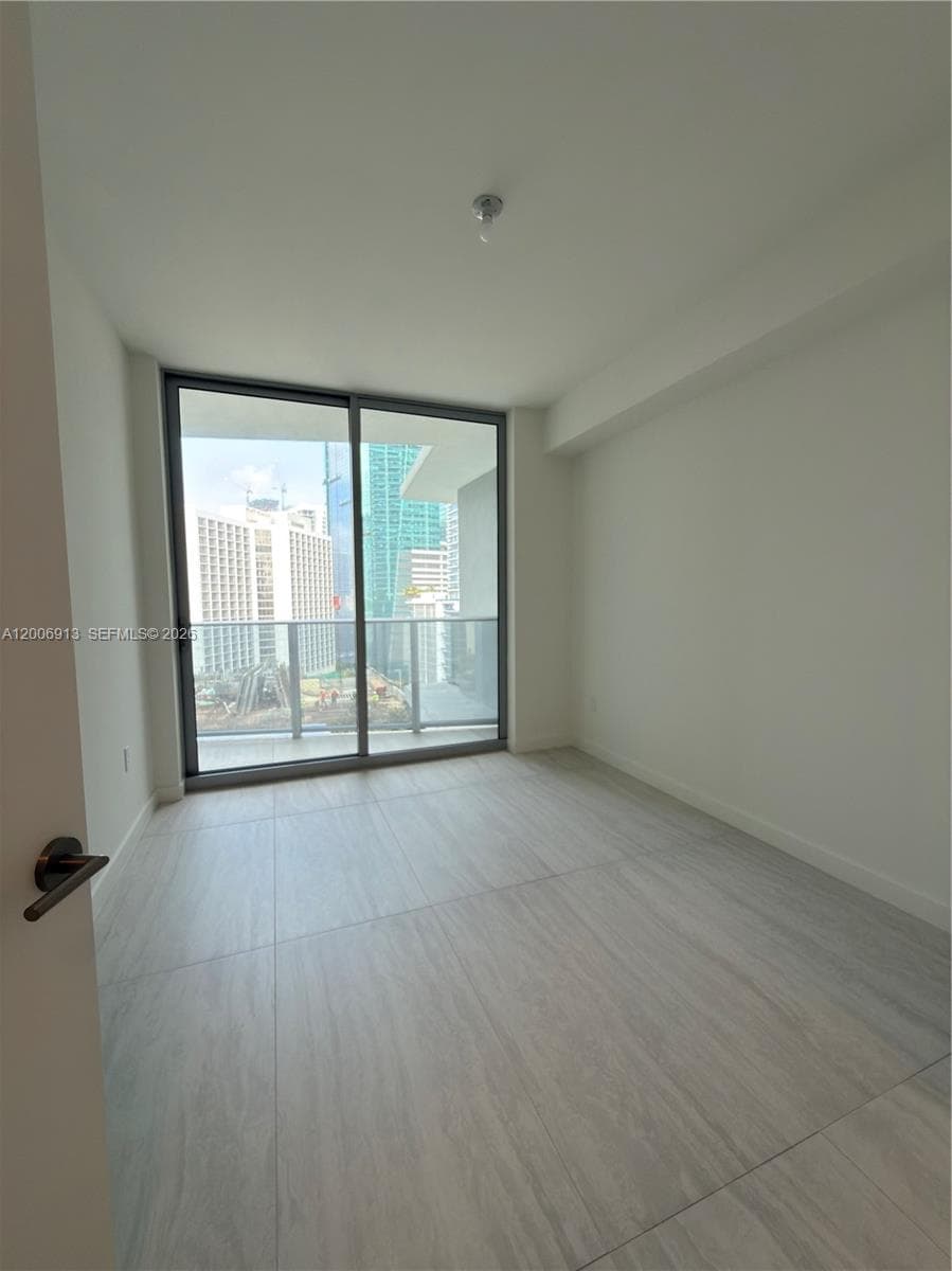 77 SE 5th St # 1602, Miami FL 33131 — 15