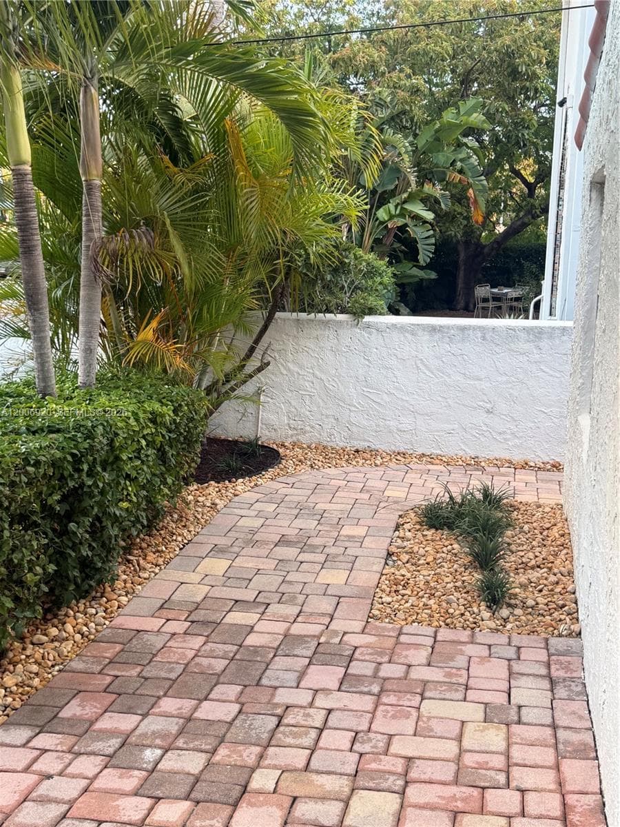 2816 Pine Tree Dr # 2, Miami Beach FL 33140 — 7