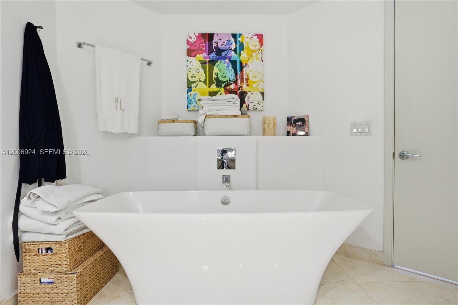 17301 Biscayne Blvd # 1905, North Miami Beach FL 33160 — 27