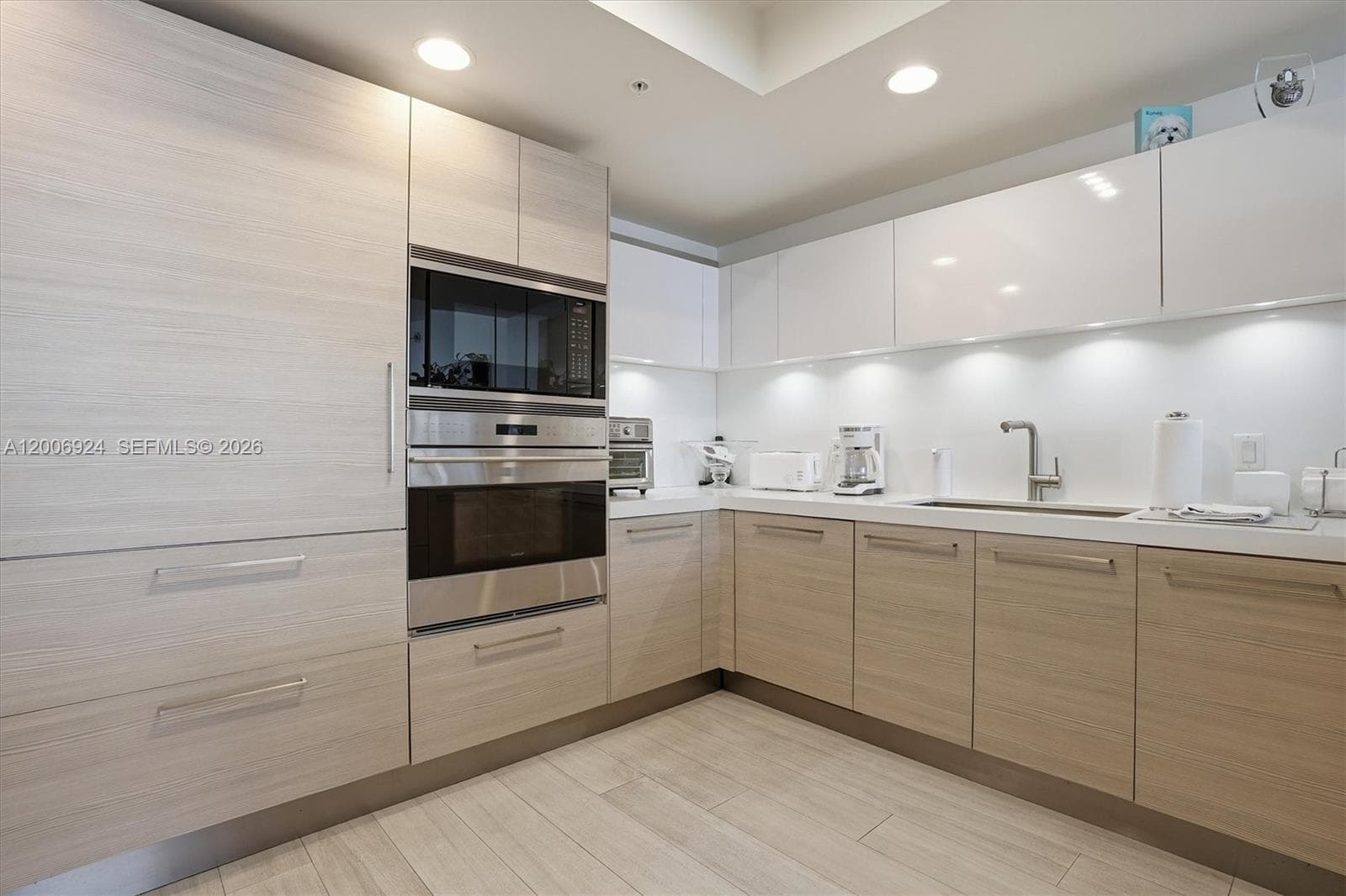 17301 Biscayne Blvd # 1905, North Miami Beach FL 33160 — 17