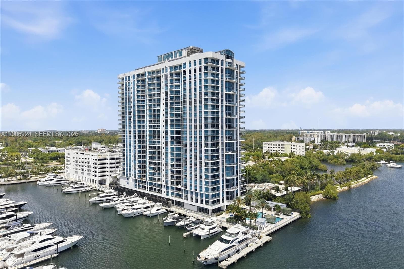 17301 Biscayne Blvd # 1905, North Miami Beach FL 33160 — 33