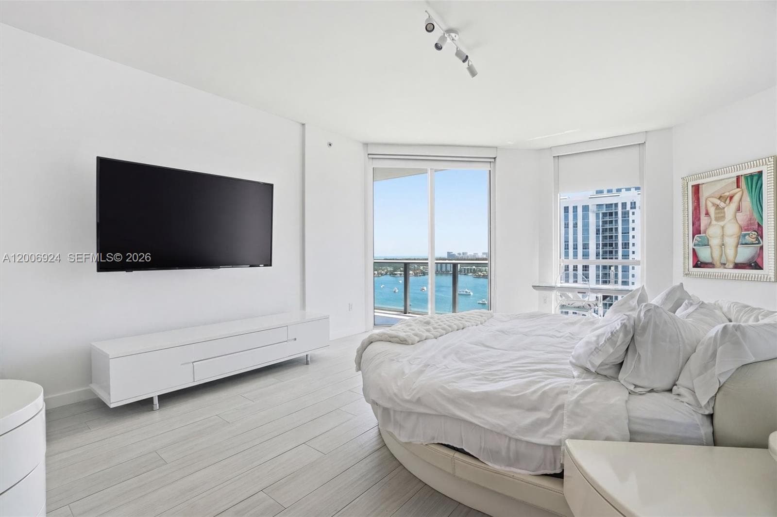 17301 Biscayne Blvd # 1905, North Miami Beach FL 33160 — 19