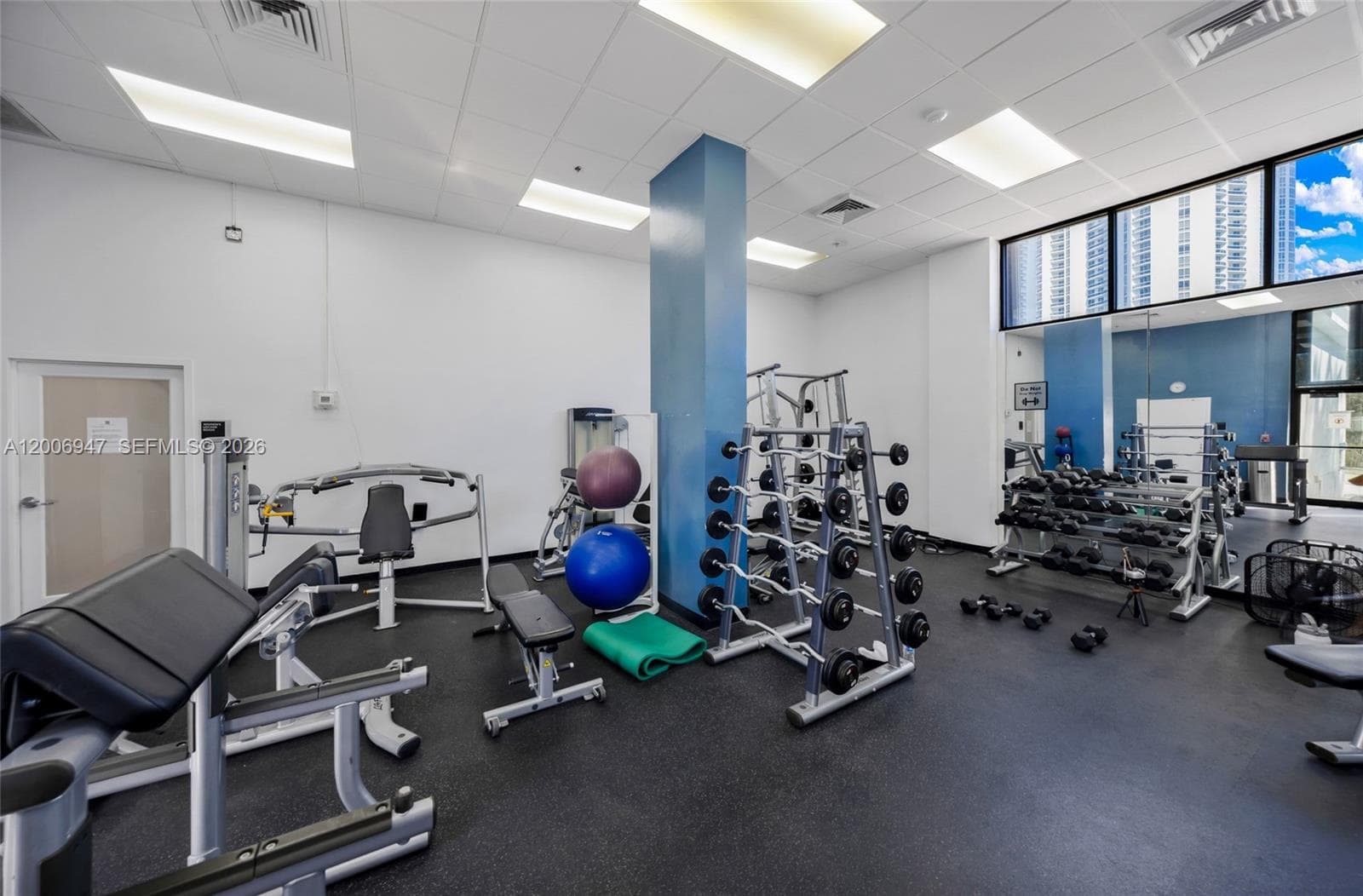 100 Bayview Dr # 606, Sunny Isles Beach FL 33160 — 35