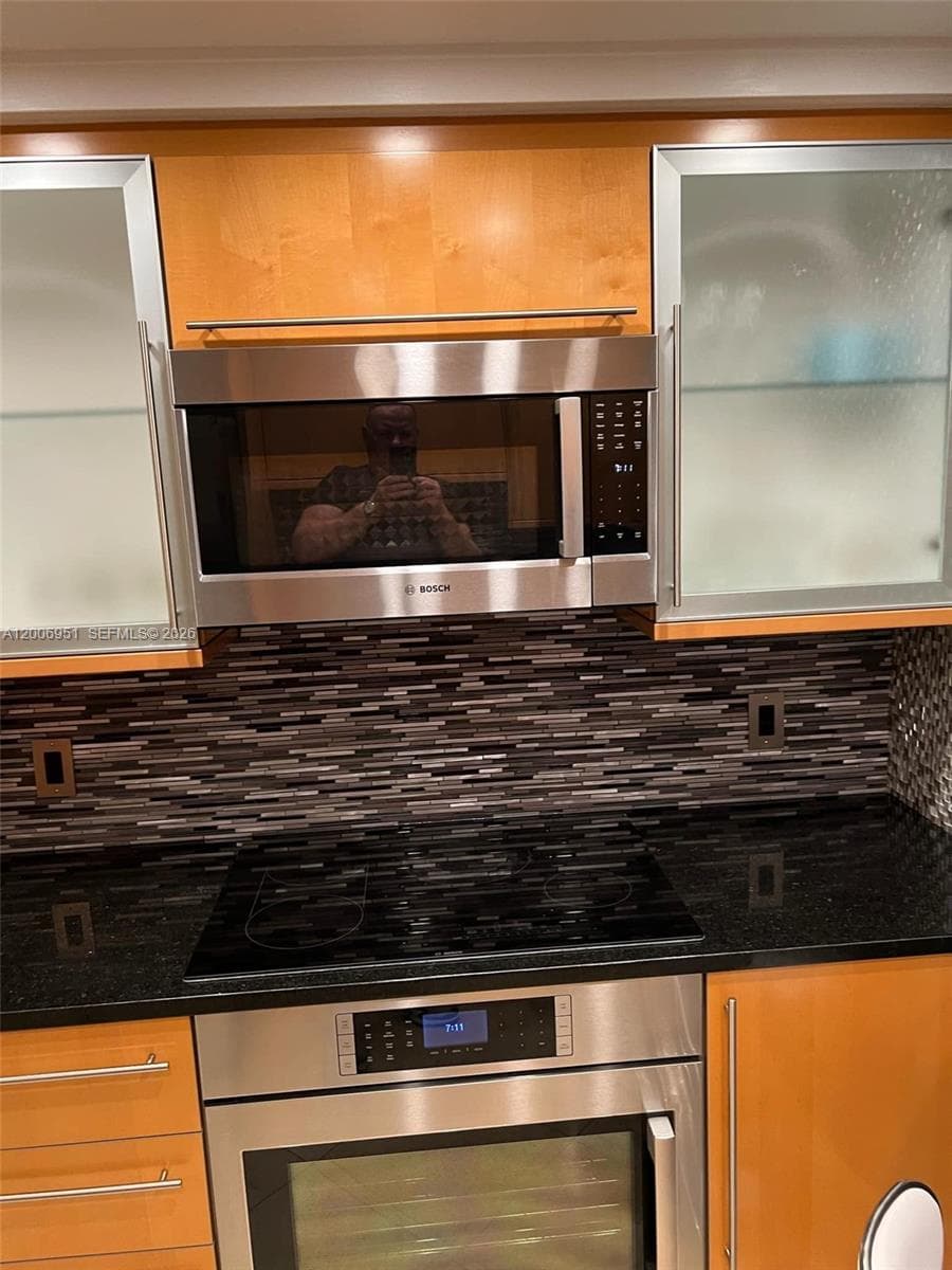 6365 Collins Ave # 906, Miami Beach FL 33141 — 8