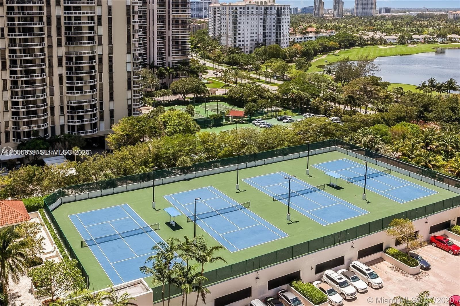 20201 E Country Club Dr # 1006, Aventura FL 33180 — 40