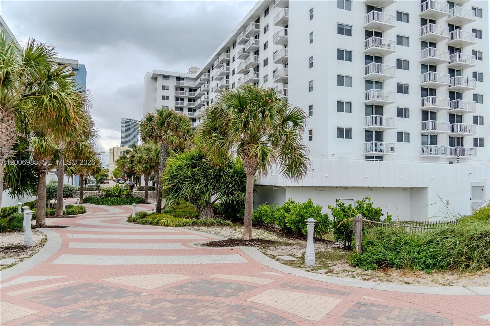 401 Ocean Dr # 222, Miami Beach FL 33139 — 27