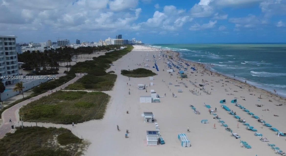 401 Ocean Dr # 222, Miami Beach FL 33139 — 24