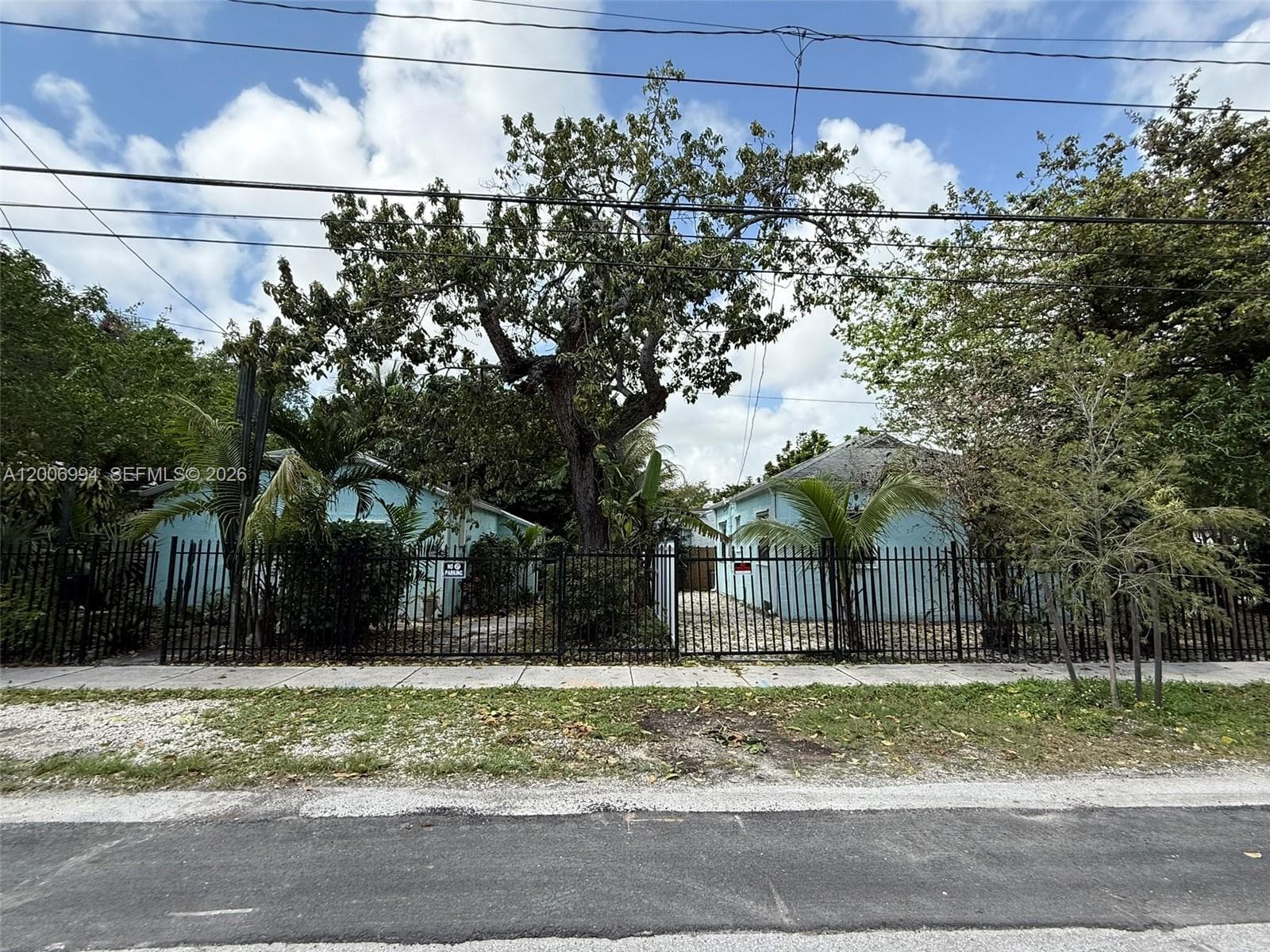 294 NE 57th St # 2, Miami FL 33137 — 33