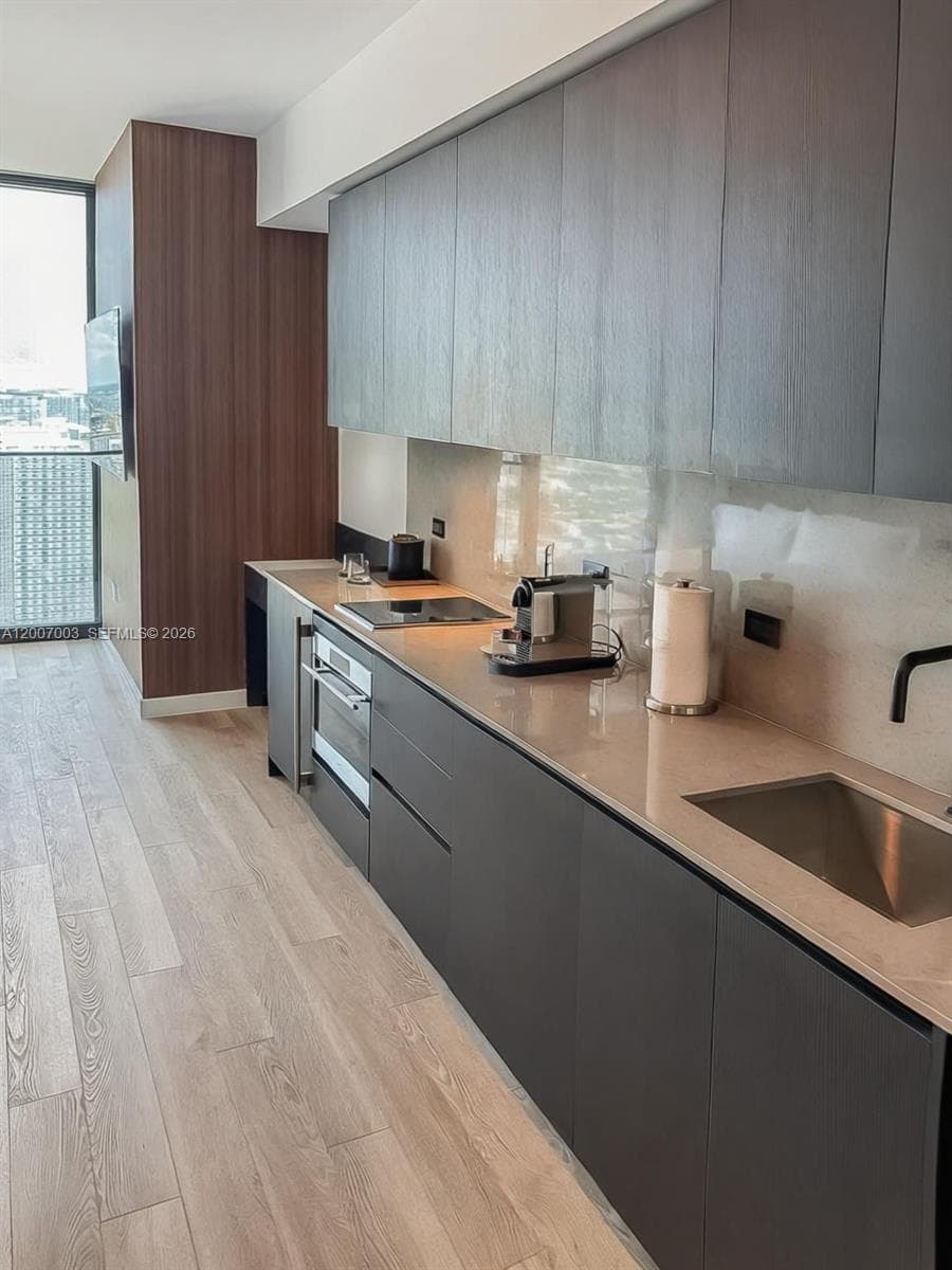 20 NE 11th St # 4202, Miami FL 33132 — 6